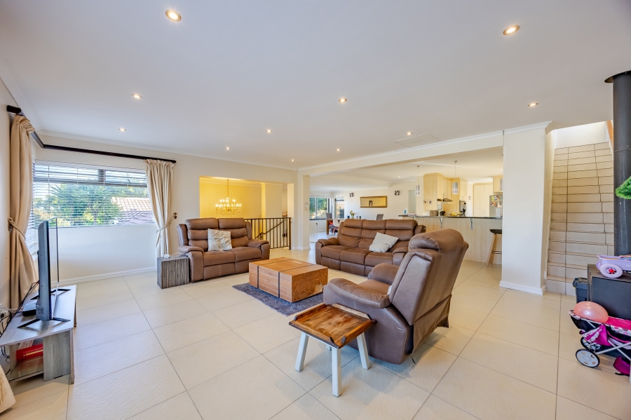 4 Bedroom Property for Sale in Flamingo Vlei Western Cape